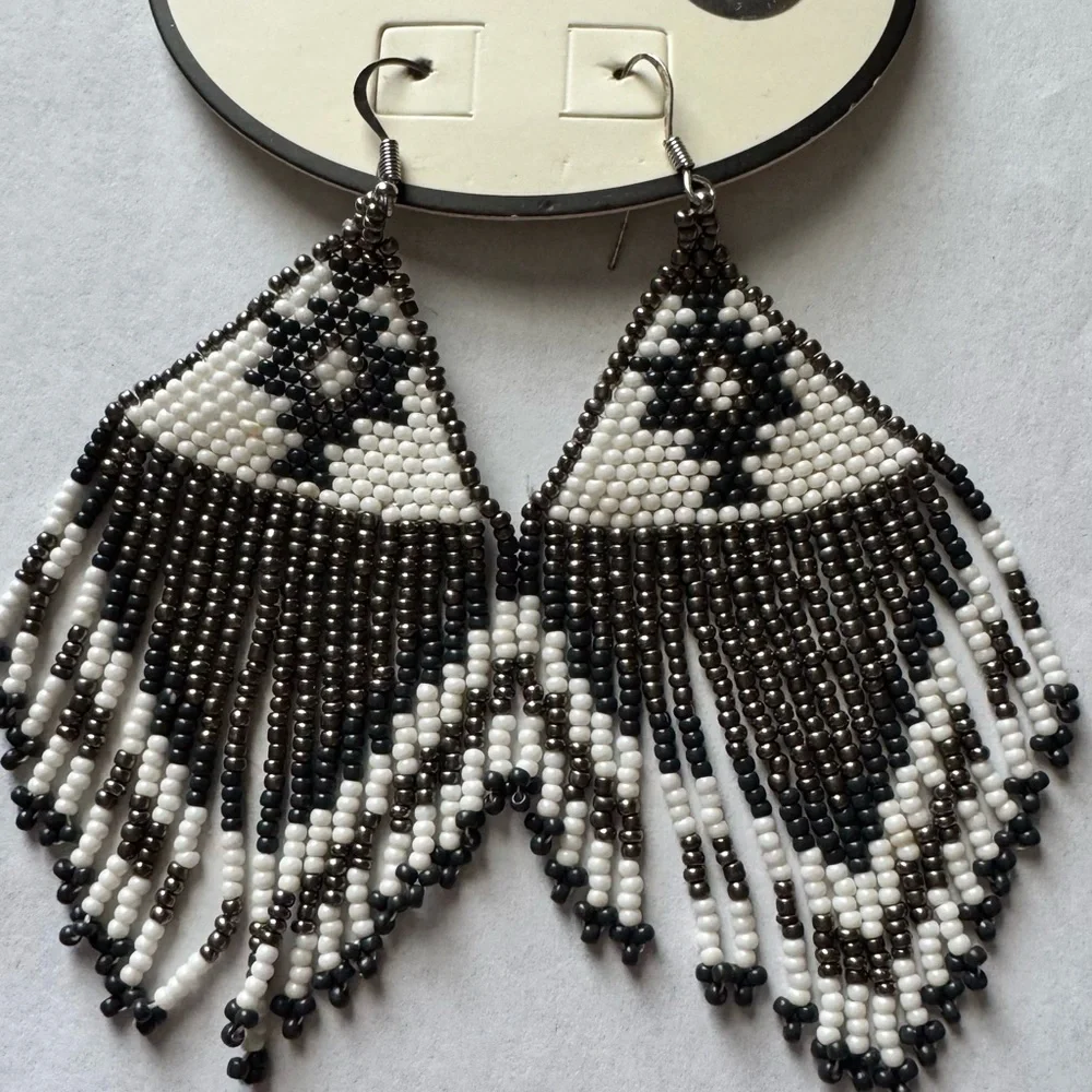 IDYLLWIND- Silver Beaded drop Earring - Picture 3 of 4